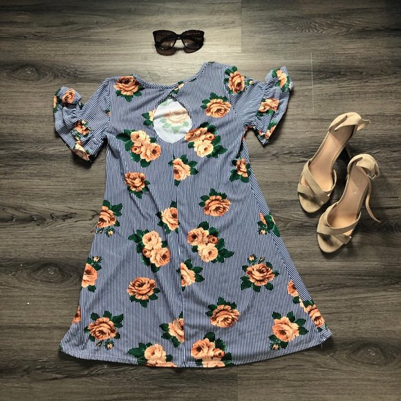 Streetwear Society Striped Dress with Flowers - Picture 2 of 2